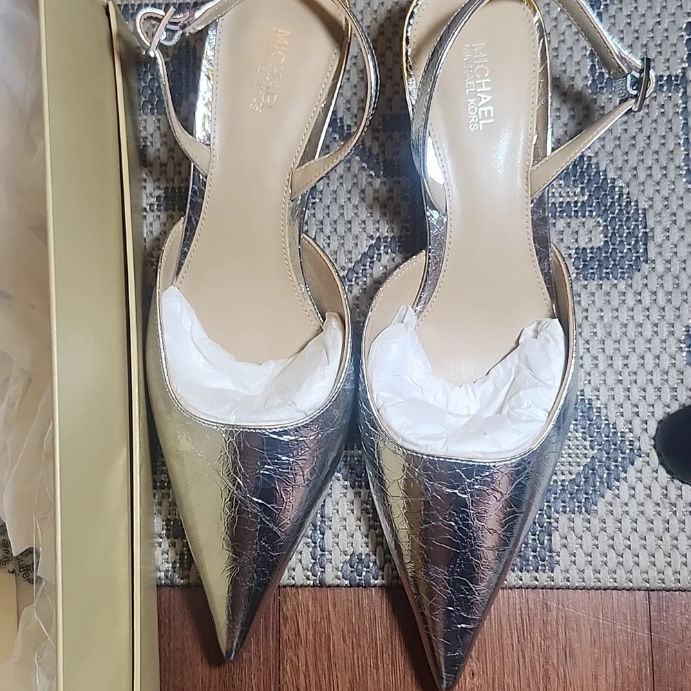 MICHAEL Michael Kors Silver Flats - Picture 1 of 4
